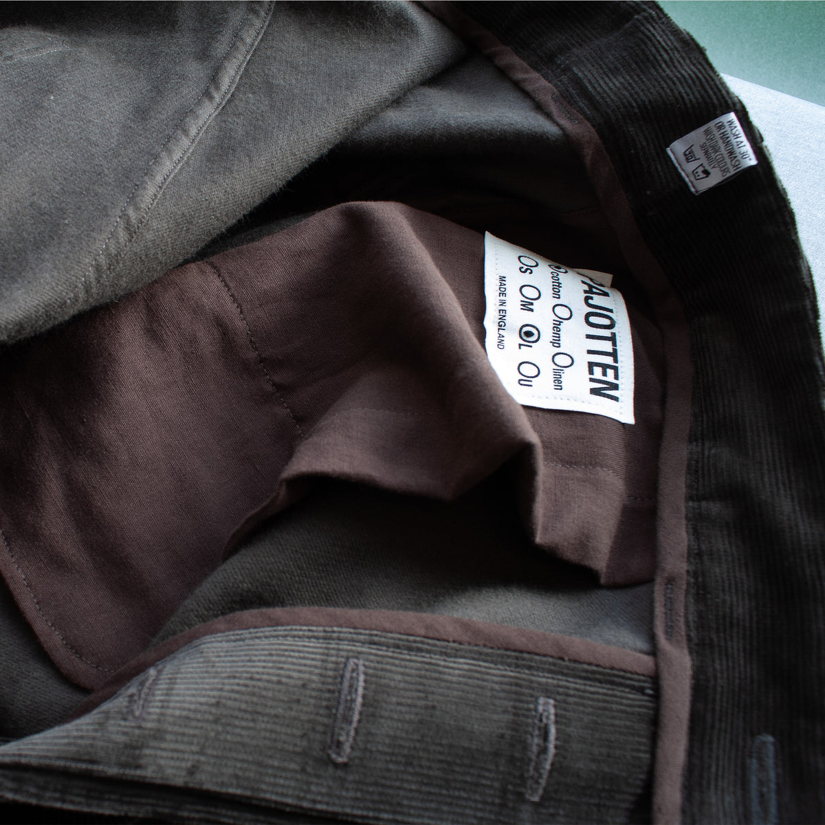 The everyday trouser Mocha cord