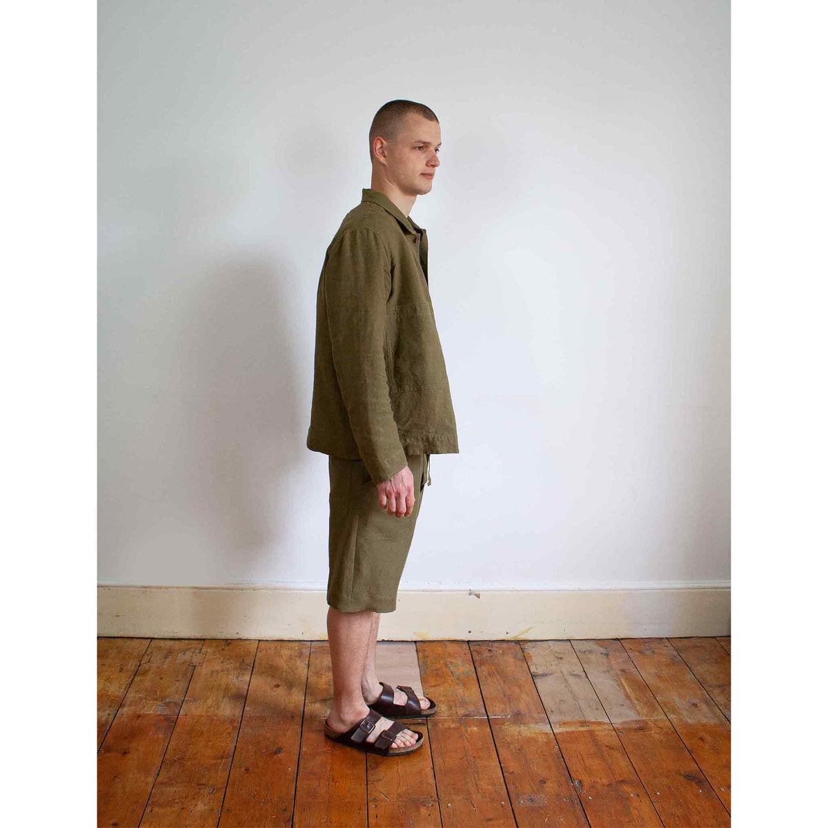 Shorts in sage linen
