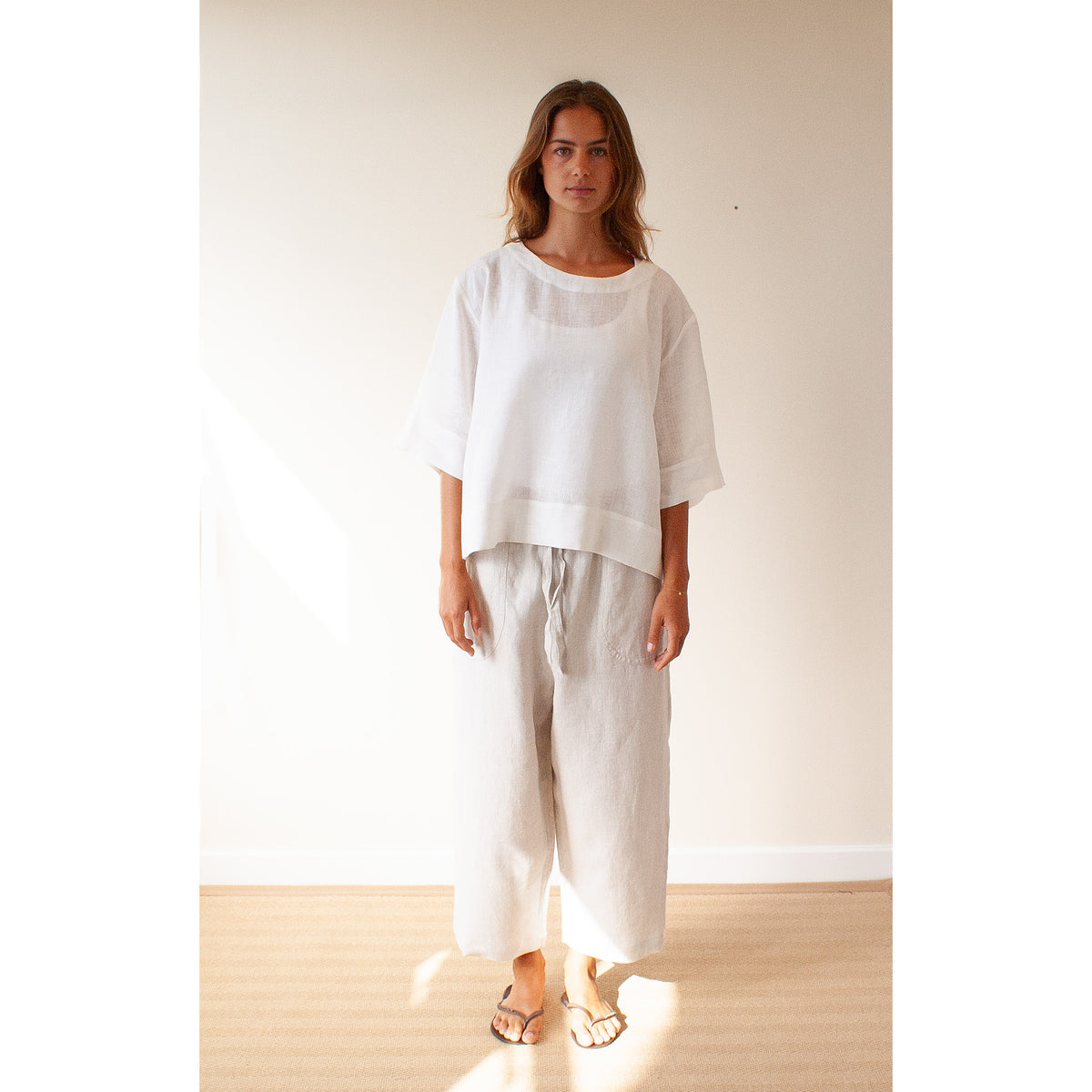 Everyday trousers in oatmeal linen