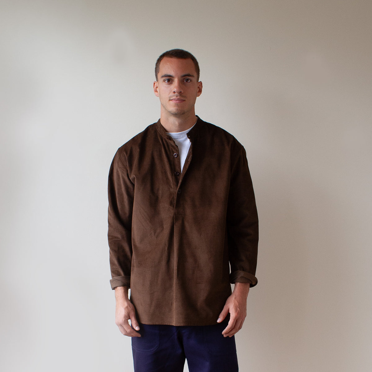 Yard shirt in a chocolate cotton cord